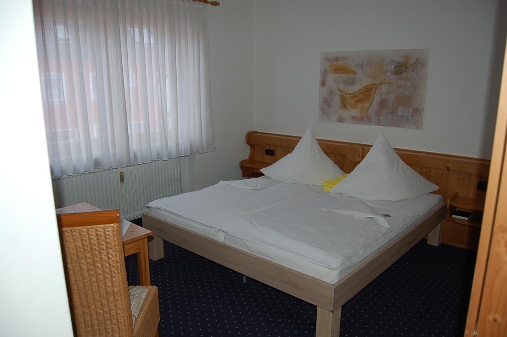 Brucker Gastehaus Hotell Fuerstenfeldbruck Rom bilde