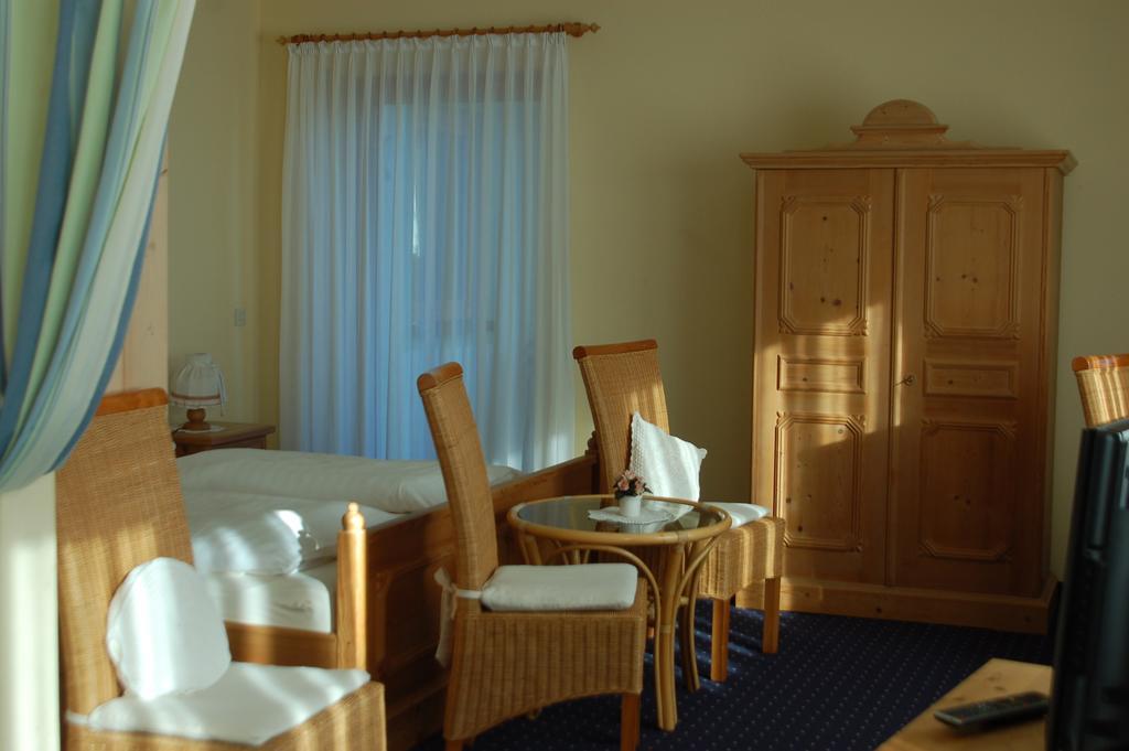 Brucker Gastehaus Hotell Fuerstenfeldbruck Rom bilde